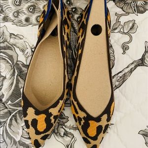 Worn one time!! Rothy’s Point in Big Cat- Size 8